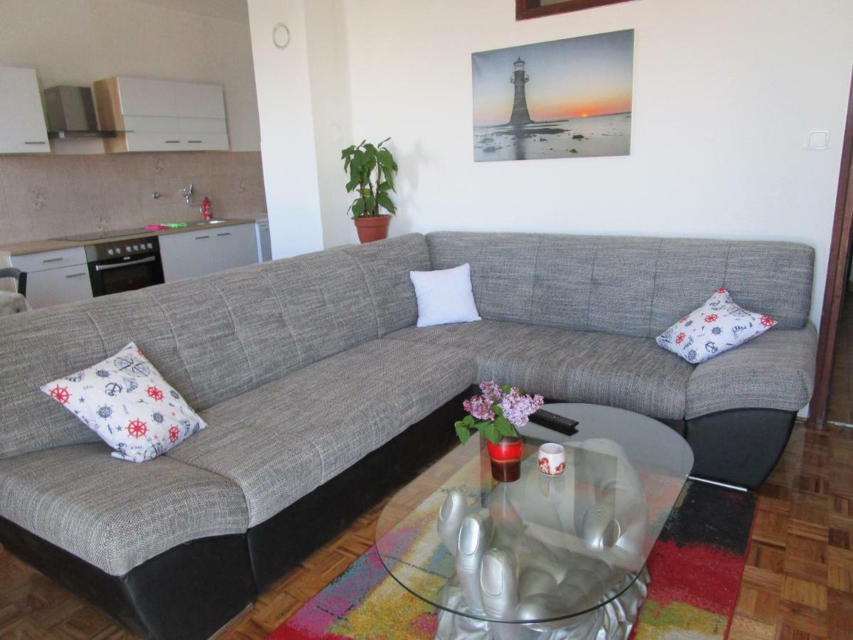 Vuk Apartman เซนญ์ ภายนอก รูปภาพ