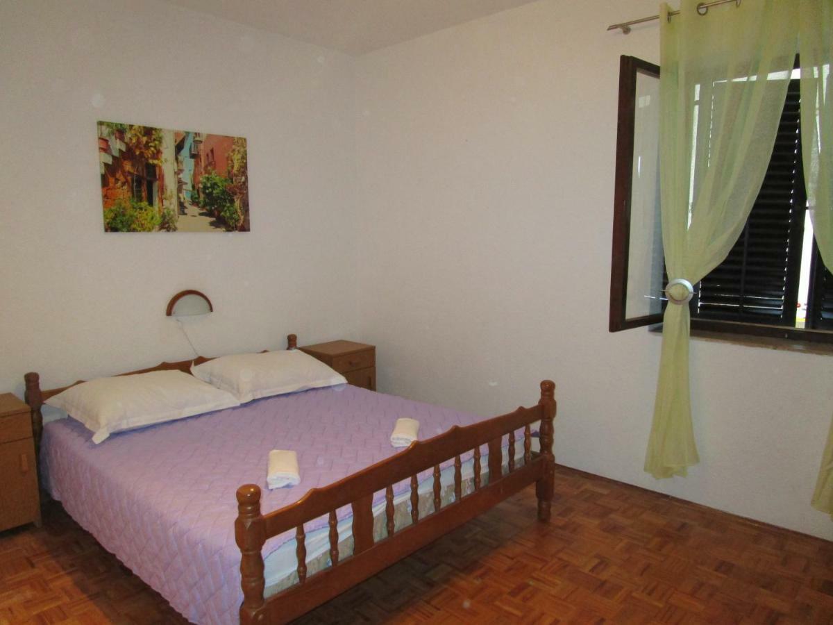 Vuk Apartman เซนญ์ ภายนอก รูปภาพ
